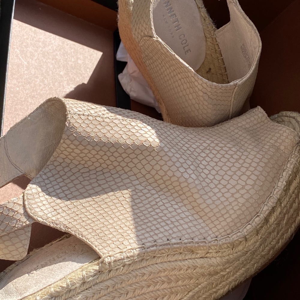 Kenneth Cole wedge sandal